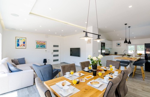 Mokosica Villa | Villa Tranquility Nest Beniva - Three-Bedroom Villa with Swimming Pool