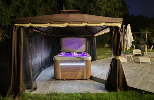 Villandry Villa | Villa Trianon Gîte 5 étoiles avec spa privé forêt Villandry