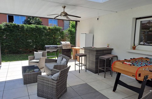 Mont-de-Marsan Villa | Villa-type house with terrace and pool
