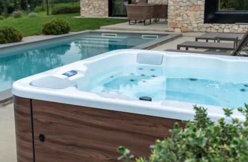 Skropeti Villa | Villa Ulmus near Motovun for 6 people with heated pool & jacuzzi