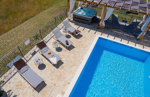 Lovrec Villa | Villa Unika heated Pool, Jacuzzi, Sauna