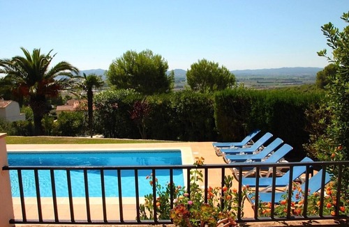 La Torre Vella Villa | "Villa Urgell" with Pool, Wi-Fi, Terrace and Garden
