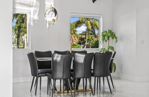 Miami Gardens Villa | Villa Kimaala with pool
