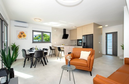 Jadrija House | Villa Val (V5624-K1) - Sibenik