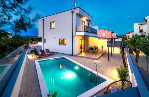 Jadrija House | Villa Val (V5624-K1) - Sibenik