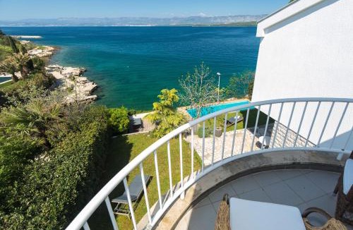 Vantacici Villa | Villa Valica
