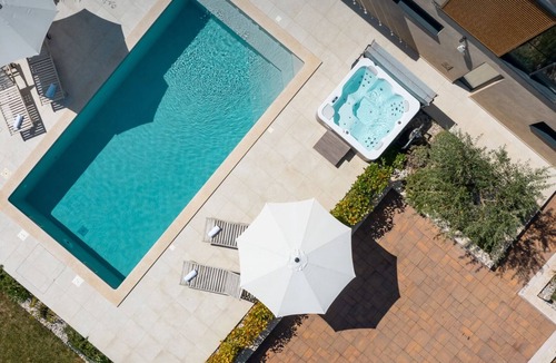 Kadumi Villa | Villa Vallis by Villas Guide