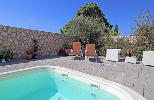 Babin Kuk Apartment | Villa Vanda - Deluxe Two Bedroom Apartment with Swimming Pool
