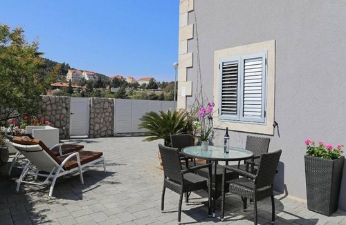 Babin Kuk Apartment | Villa Vanda - Deluxe Two Bedroom Apartment with Swimming Pool