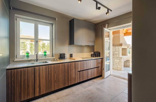 Vabriga Villa | Villa Vanessa – Architectural Design Villa with Sea View