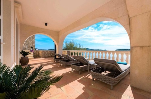 Lozica Villa | Villa Vatroslava - Private villa with pool and beach access