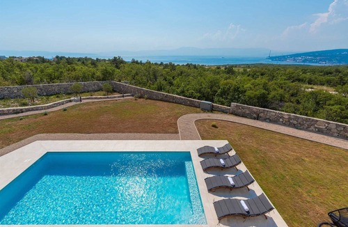 Smrika Villa | Villa VeAna by Aneo Travel