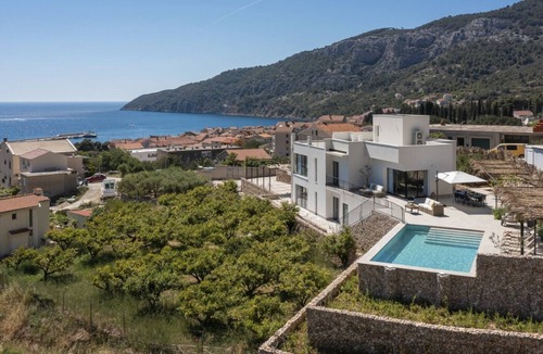 Komiza Villa | Villa Vendi - Four Bedroom Villa, Sleeps 8