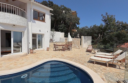 Lloret de Mar Cottage | Villa Verasol – Vistas al Mar, Piscina Privada y Aire Acondicionado