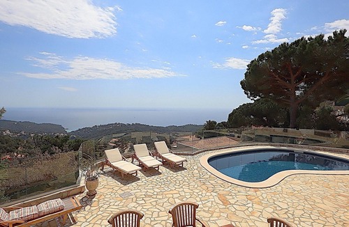 Lloret de Mar Cottage | Villa Verasol – Vistas al Mar, Piscina Privada y Aire Acondicionado