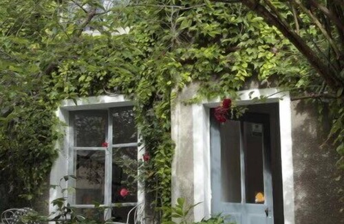 Saint-Louis Apartment | VILLA VERSAILLES/Furnished Rental/bed&breakfast near Chateau De Versailles