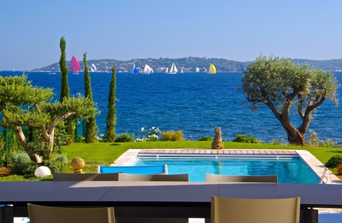 Sainte-Maxime City Centre Villa | VILLA very CENTRAL. with PANORAMIC SEA VIEWS ! Heated Pool, Parking.