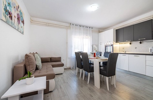 Suhovare Villa | Villa Vesna - Five Bedroom Villa with Swimming Pool