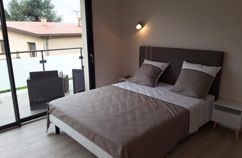 Porte Des Alpes - Mi Plaine - Manissieux Bed & Breakfast | Villa'vi Lyon Est Chambres d'Hôtes