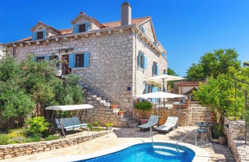 Milna (Brac) Villa | Villa Vicina - Historic Stone Villa with Pool & Sea Views I Milna