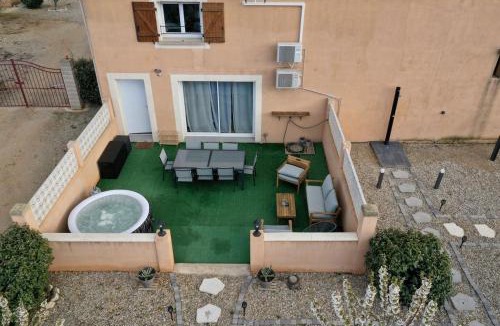Saint-Jean-de-Fos Villa | -Villa vigneronne moderne piscine et jaccuzi
