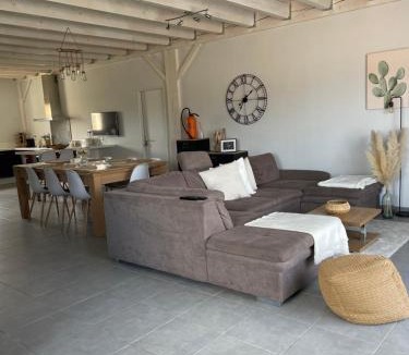 Saint-Jean-de-Fos Villa | Villa vigneronne moderne piscine et jaccuzi