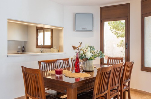 Lloret de Mar Villa | Villa 'Villa Con Infinity Pool' with Sea View, Wi-Fi and Air Conditioning