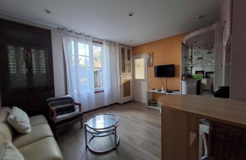 Vigneux-sur-Seine Villa | Villa Virginie garden parking RER D