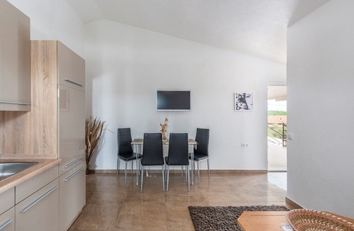 Strpacici Apartment | Villa Visnjan with Pool/Apartment No.1 on the First Floor with Balcony