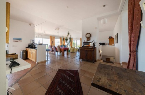 Palau-Saverdera Villa | Villa Vista Real