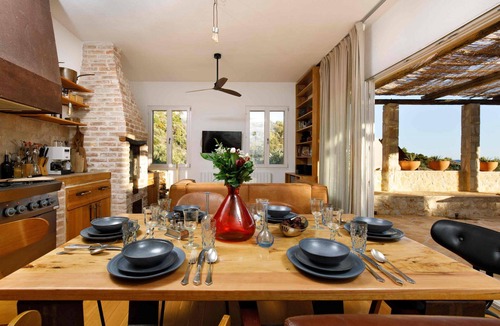Zarace Villa | Villa Vito: tradition of the Mediterranean with modern, urban details. Hipster!