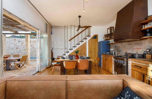 Zarace Villa | Villa Vito: tradition of the Mediterranean with modern, urban details. Hipster!