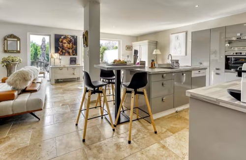 Villelaure Villa | Villa Vittoria, 6-8 ppl. AC & Heated Pool