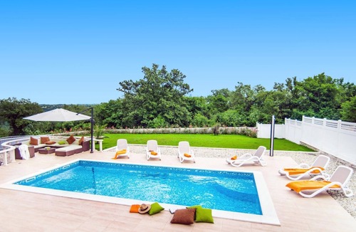 Kringa Villa | Villa Vivian by Villa Plus