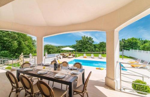 Kringa Villa | Villa Vivian by Villa Plus