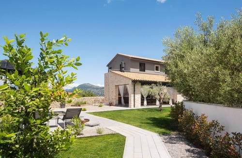 Ripenda Verbanci Villa | Villa Vizzani by Villsy
