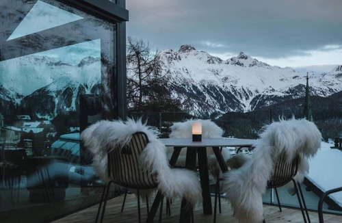 St. Moritz Villa | (Villa Volt) 4 Suites Pool Spa Gym