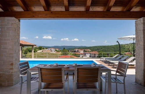 Vizinada Villa | Villa Vor Ort Summary