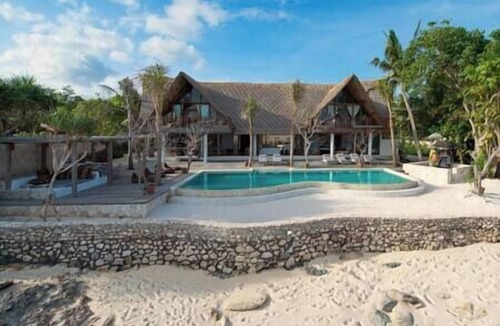 Mushroom Bay Villa | Villa Voyage | Private 5BR Oceanfront Villa Lembongan