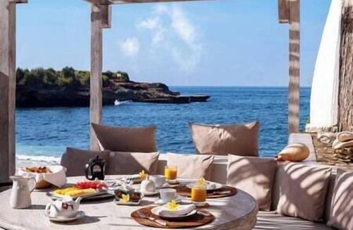 Mushroom Bay Villa | Villa Voyage | Private 5BR Oceanfront Villa Lembongan