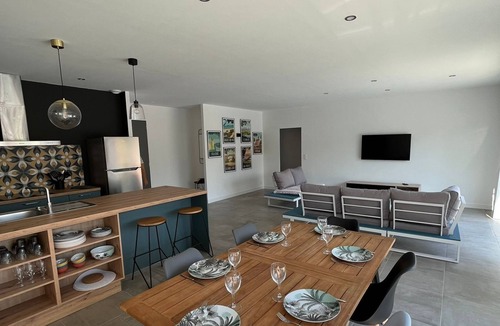 Montesquieu-des-Alberes Villa | Villa with heated pool, 3 suites overlooking the Albères massif.