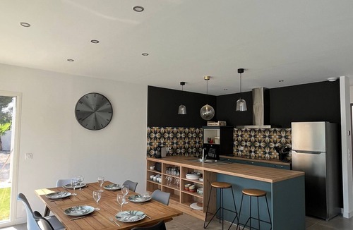 Montesquieu-des-Alberes Villa | Villa with heated pool, 3 suites overlooking the Albères massif.