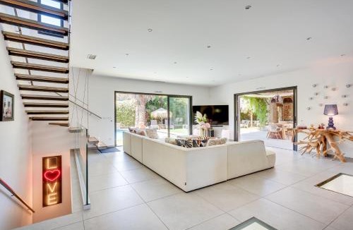13th Arrondissement Villa | Villa W&M Home, Prestige, Confort & Piscine