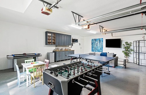 Parkland House | Villa w/pool, games & BBQ