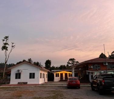 Lenggong Hotel | Villa Warisan Homestay