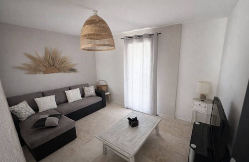 Chateaurenard House | Villa Wendy