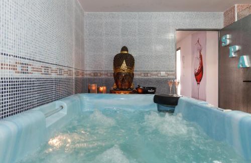 Salou Villa | VILLA WINE EXPERIENCE Salou Center - SPA & Wine