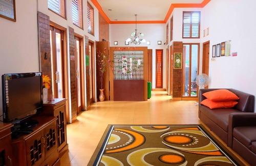Yogyakarta Villa | Villa Wirosaban with Private Pool by Simply Homy