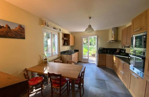 Saint-Just-Chaleyssin Villa | Villa with pool and garden - 30' from Lyon