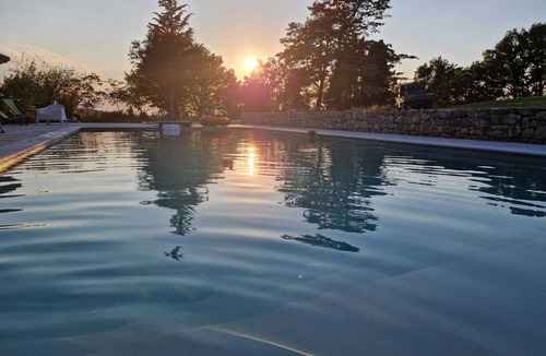 Tombeboeuf Villa | Villa with 360° view on a quiet hill